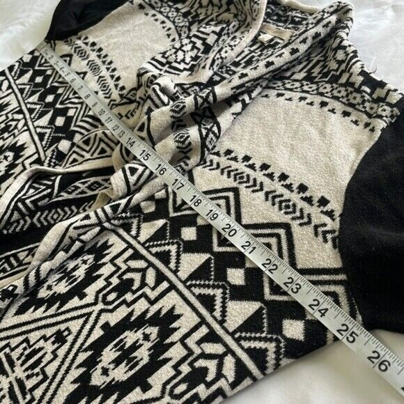 Skies Are Blue Waterfall Cardigan Sweater, Aztec Design, Cream & Black, Medium - Picture 3 of 8